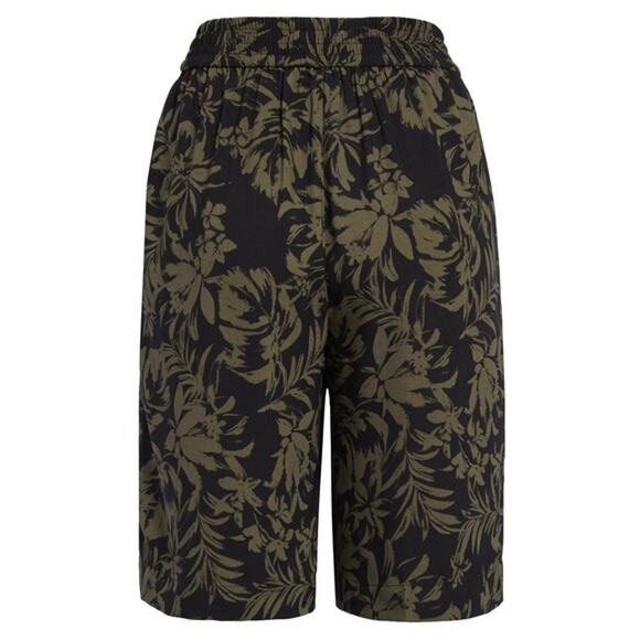 NWT Chelsea28 Pleated Jungle Leaf Long Shorts - Picture 4 of 9